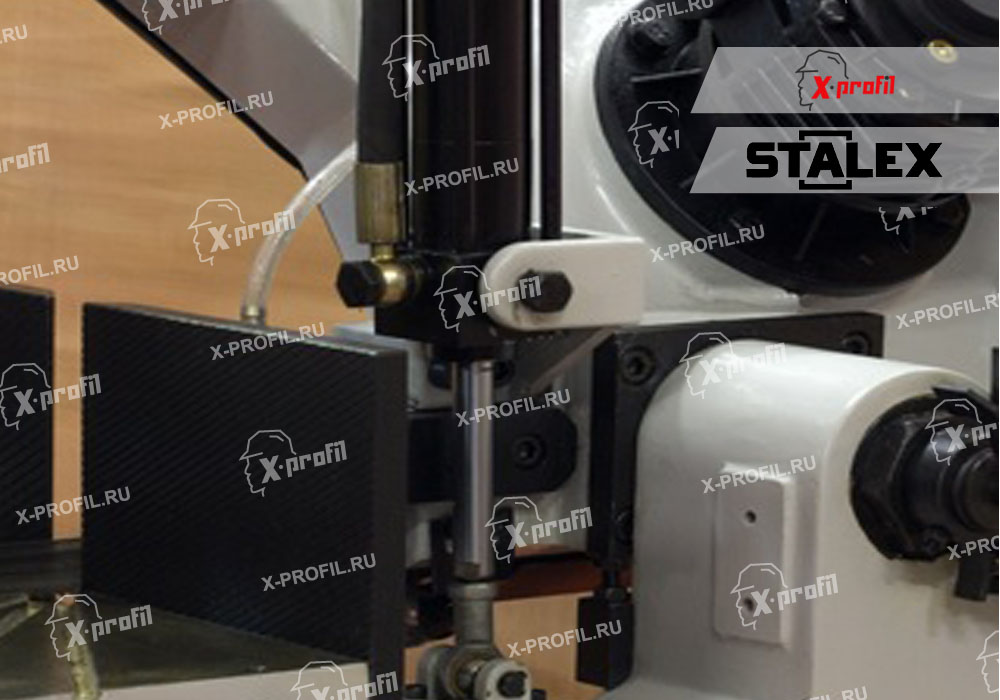 Изображение Ленточнопильный полуавтоматический станок Stalex BS-315GH